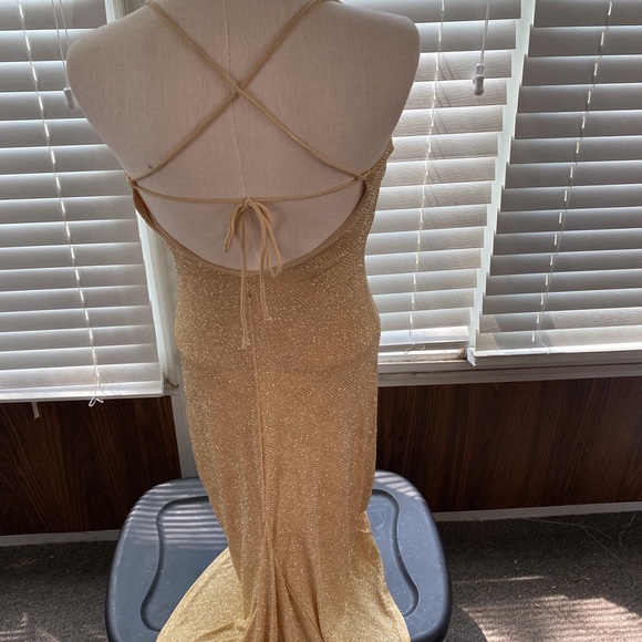 Hugoing Out In Style - Picture 3 of 5